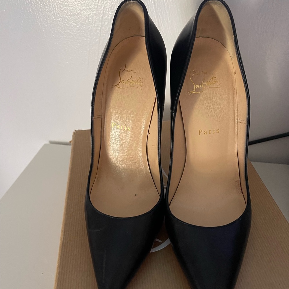 Christian Louboutin So Kate Black Heels - Picture 2 of 12